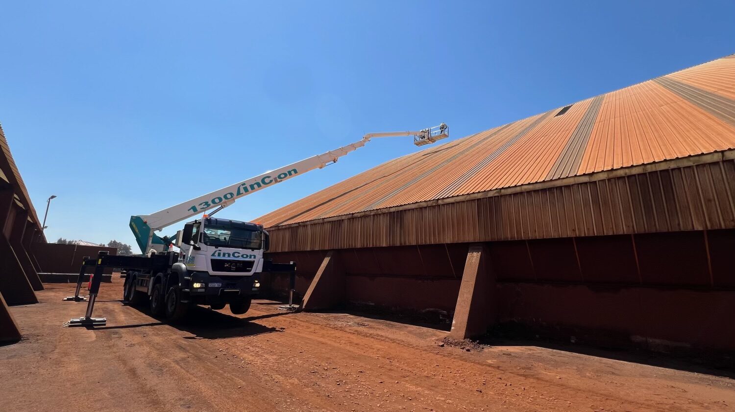 Nickel refinery roof and cladding replacement in Kwinana